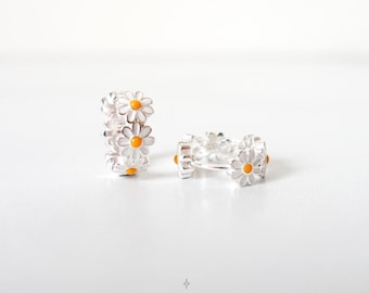 Daisy Huggies, Small Flower Hoops, Dainty Floral Earrings in Sterling Silver, Feminine Jewelry Gift for Her, Summer Spring Style, Latch Back