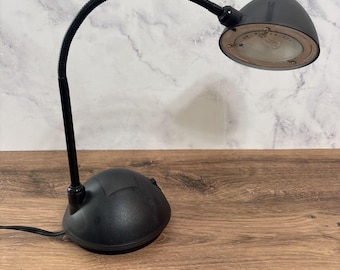 Lámpara de escritorio negra con bombilla halógena estilo IKEA vintage