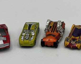 Lote de 6 coches Hot Wheels antiguos de varios años (2001, 2002, 2003, 2005).