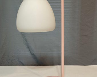 Stylish 18.5 tall PINK Table/ Desk/Bedside Lamp With White Shade,USB,Corded.