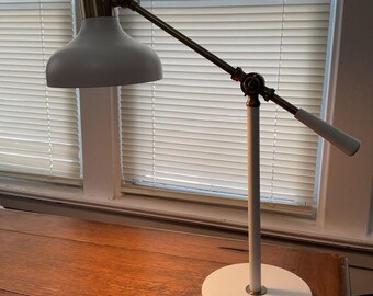 Collection Arcadia, Lampe de travail/de table Threshold, blanc cassé