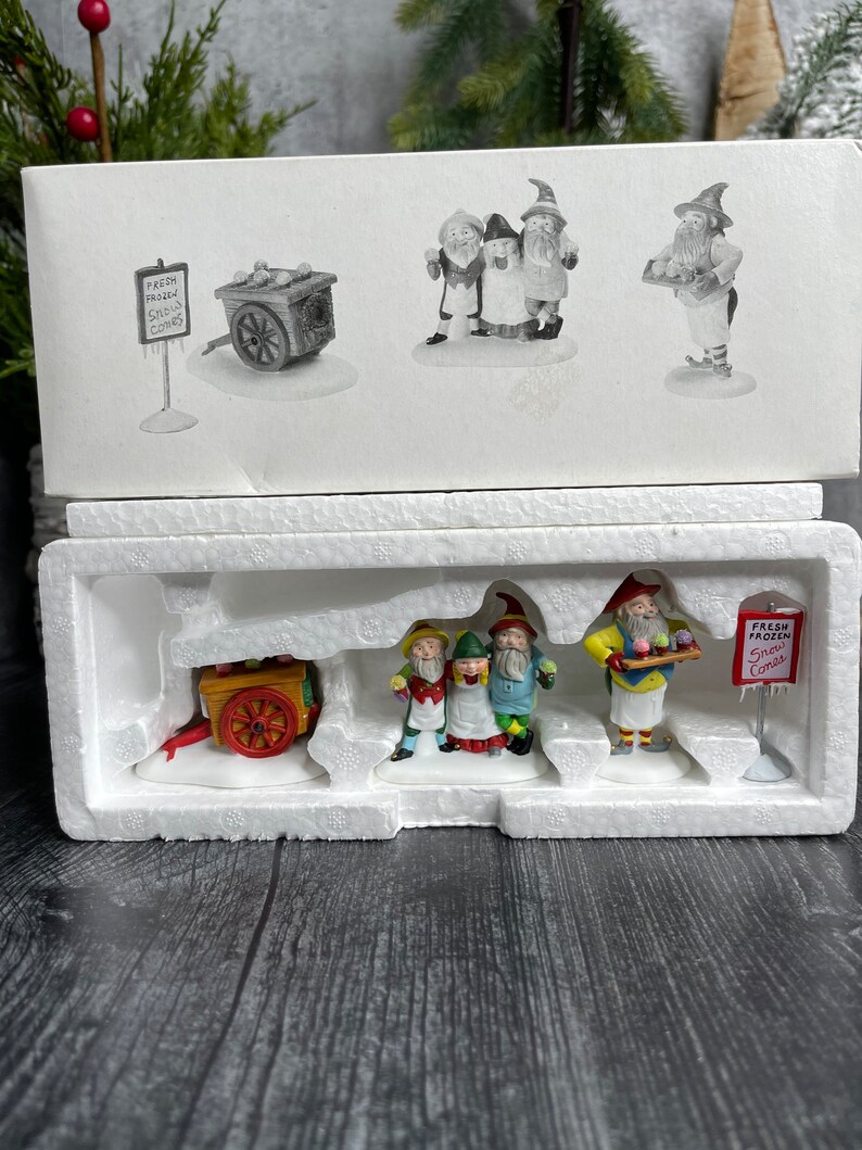 Department 56 North Pole Snow Cone Elves - Thumbnail 3