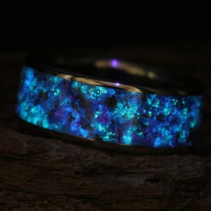 G6 Titanium ring purple/turquoise glow in the dark, blue Opal.