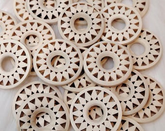 Engraved wooden sphere holder suitable as a support for spheres. Wooden sphere base diameter 4.5 cm