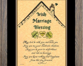 Een op maat gemaakte ingelijste en gematteerde gepersonaliseerde afbeelding voor Irish Marriage Blessing in twee maten.