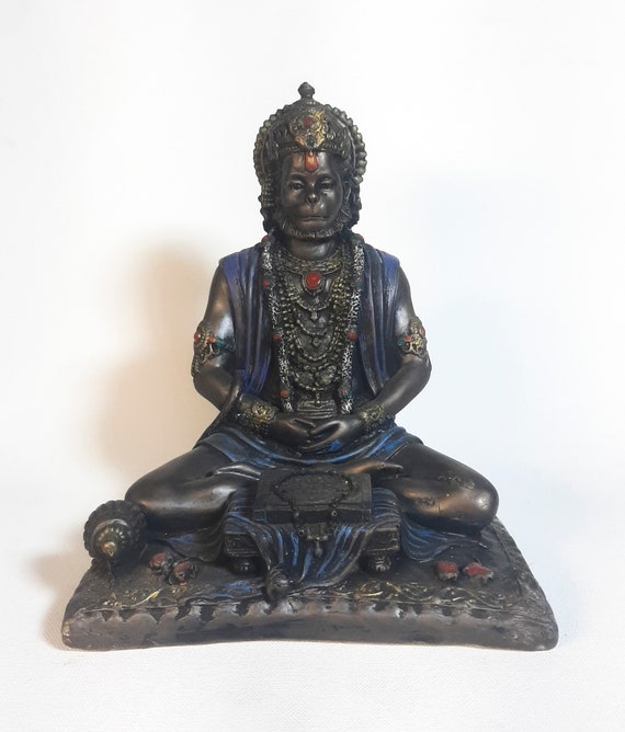 ガダと共に座るハヌマーン神の宗教的ヒンドゥー教像、インドのバフバリ