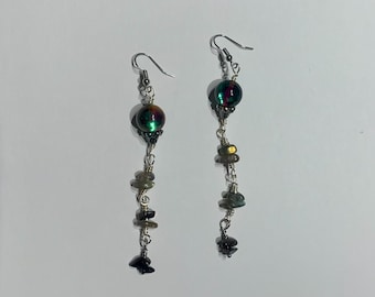 Brincos de Labradorita e Vidro Místico – Joias com Cristais Iridescentes, Brincos Boho Espirituais, Joias com Pedras de Energia Aura, Presente Artesanal