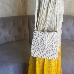 Vintage 1970s Columbian Macrame Bag - White Boho Purse Shoulder Handbag Rosette Decorative