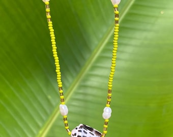 Cone shell necklace •••Lime•••