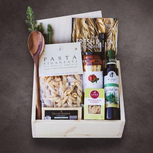 Personalized Italian Pasta Gift Basket – Custom Engraved Wood Box with Artisan Pasta, Cookbook & Cooking Essentials | Thank You Gift