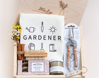 Personalized Gardener Gift Box – Gardening Essentials & Engraved Keepsake Box | Mother's Day Gift Box | Gift For Mom | Plant Lover Gift