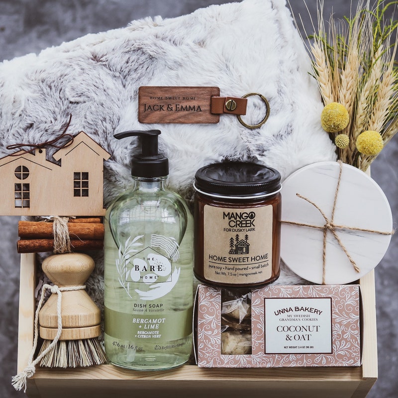 Closing Gifts for Buyers - 60+ Gift Ideas for 2026