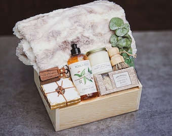 Personalized Luxury Housewarming Gift Box w/ Large Blanket | Closing Gift For New Homeowners | Realtor Client Gift