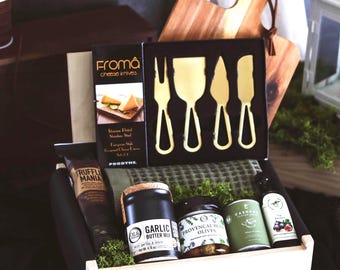 Luxury Realtor Closing Gift – Personalized Charcuterie Gift Box for New Homeowners with Logo Engraved Cutting Board & Wooden Box