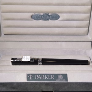 Rare Sleek Parker Silver and Black Fountian Pen - New Old Stock vintage