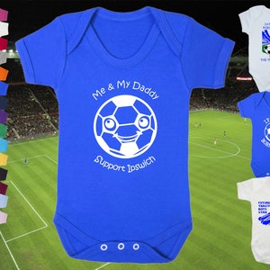IPSWICH TOWN Football BABYGROW Bodysuit Sleep Vest Short Sleeve Romper Gift-Premature to 2-3yrs-18 colours-100% Cotton-Unisex/Boy/Girl-Daddy