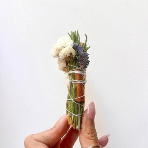 Palo Santo Floral Bundles With Dried Flowers, Lavender, Rosemary & Cinnamon, Smudge Sticks, Incense, Aromatherapy, Boho Bundle, Housewarming