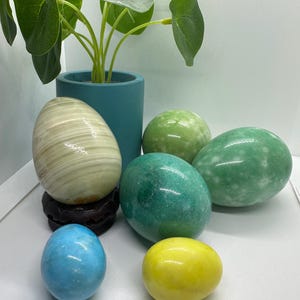 Vintage natural stone marble alabaster  carved decorative eggs