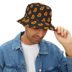 Bitcoin BTC zwarte vissershoed, zwarte crypto-tokenhoed, cryptocurrency Bitcoin-logopatroon vissershoed, Satoshi Nakamoto
