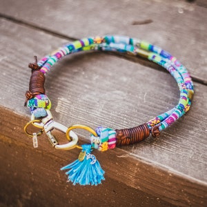 Handgjort blått boho hundhalsband: Flätat bomullsrep, etnisk stil