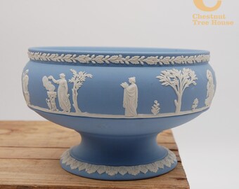 Vintage Blue Wedgwood Jasperware Pedestal Bowl Neo-Classical Fruit Centerpiece 20 cm