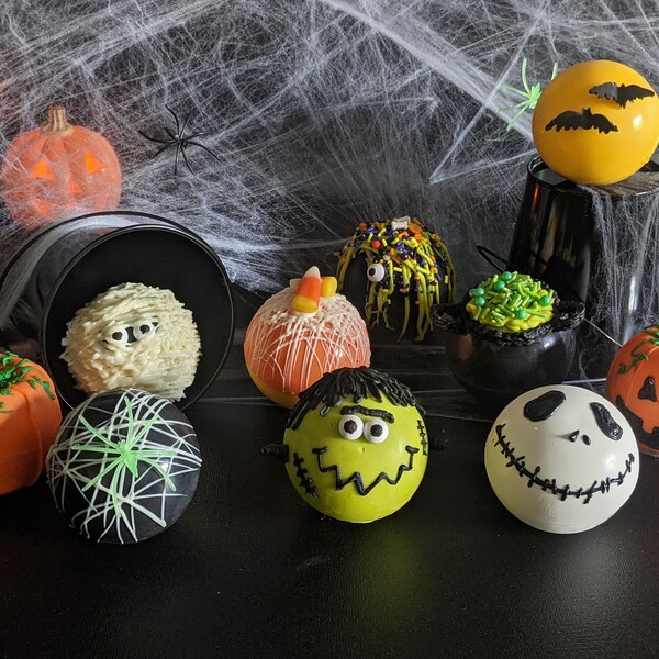 Halloween Cocoa Bombs