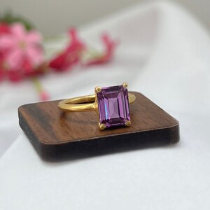 Dainty Alexandrite Gemstone Ring, Blue and Purple Bi Color Stone, Alexandrite Ring, Solid Handmade Solitaire, 14k Gold Vermeil, Rose Gold