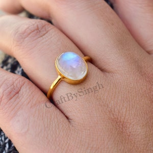 Rainbow Moonstone Ring, 14k Gold Vermeil Moonstone Ring, Oval Moonstone Ring, Natural Blue Flash, Dainty Moonstone Ring, Women Ring