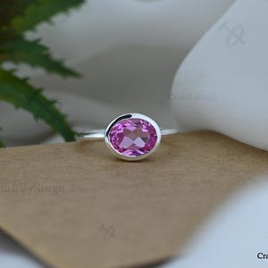 Anillo solitario de turmalina rosa, talla ovalada, engaste biselado horizontal, plata 925, baño de oro de 14k. Regalo para ella, anillo de boda, regalo de aniversario.