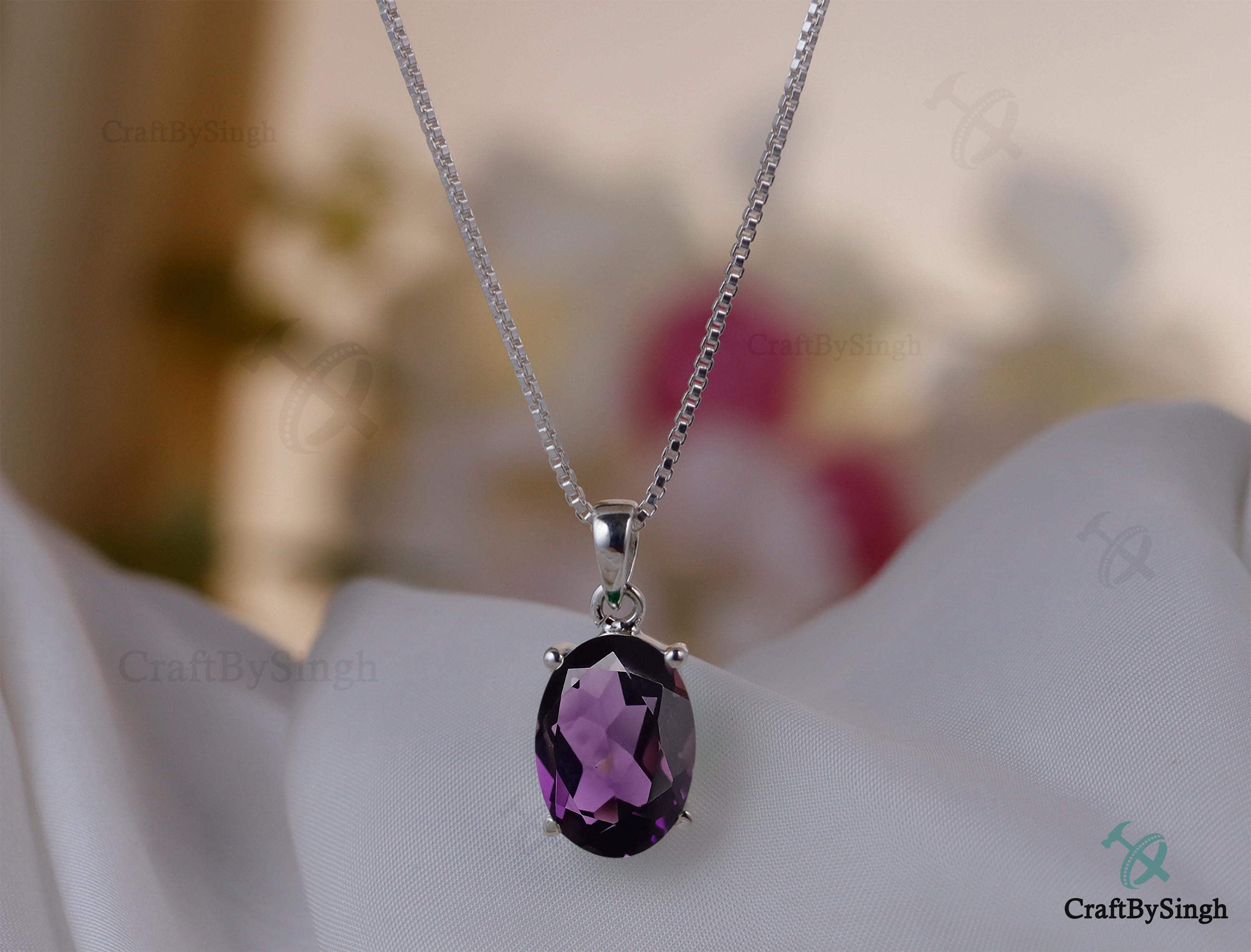 Collier Plaqué Or Avec Pendentif Ovale Et Pierre Violette - Bijou Occasion élégant