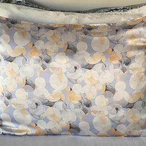 22 Momme Pure Mullbery Silk Floral Printed Pillowcase for Hair and Skin Standard Pillowcase with Zipper Covers,Natural and hypoallergenic