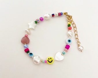 Colorful smiley bracelet with freshwater pearls and beads, y2k jewelry, cute smiley face bracelet