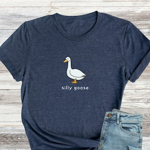 Minimal Silly Goose Shirt, Funny Goose T-Shirt, Cute Animal Shirt, Silly Goose Gift, Animal Lover Shirt, Aesthetic Trendy Shirt
