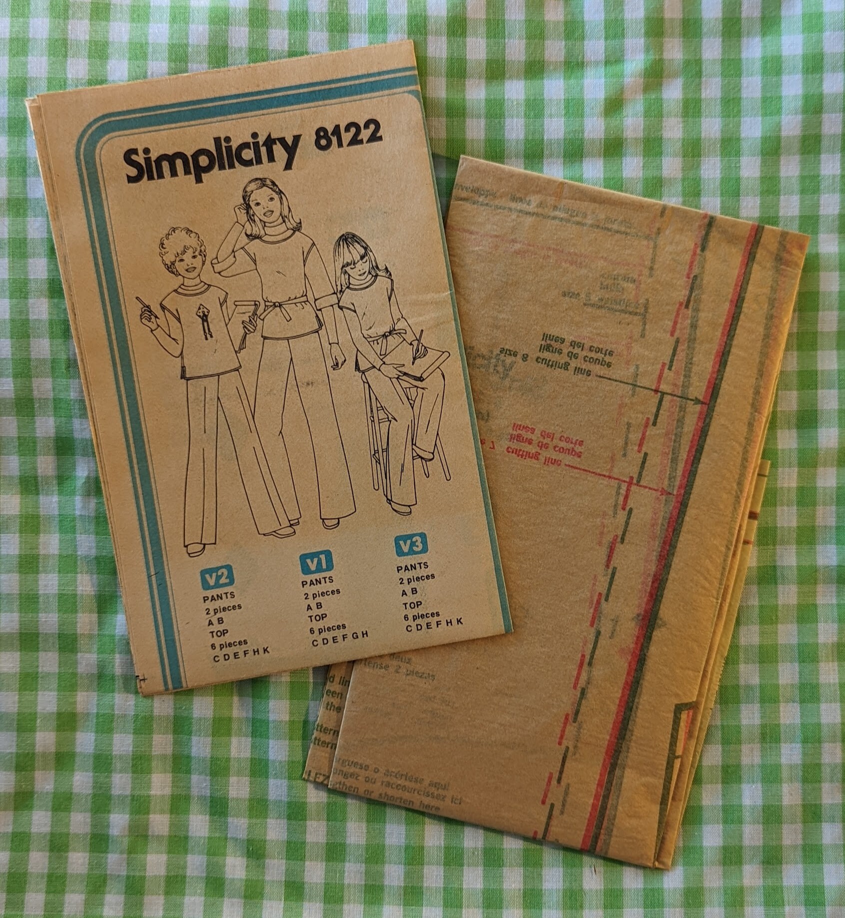 Simplicity 8122 Vintage Children's Sewing Pattern From