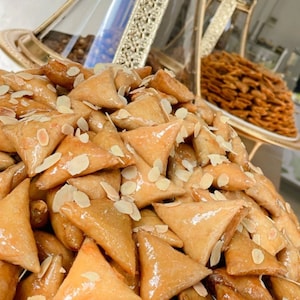 Vari dolci marocchini originali del patrimonio tradizionale marocchino Un meraviglioso assortimento per occasioni, vacanze, feste e regali.1k