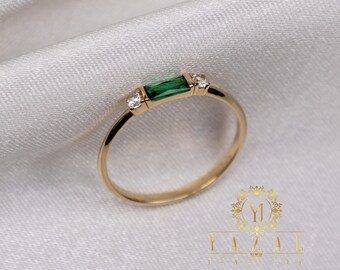 14K Gold Emerald Green Baguette Ring, Diamond Ring 14k Sapphire Color Ring, 14K, Engagement Ring, Anniversary Ring