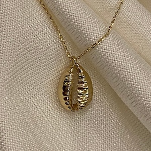 14k Gold Sea Shell Necklace, Bohemia Conch Shell Necklace, Gold Nautical Necklace, Handmade Jewelry, Gift for her, Minimalist Jewelry,