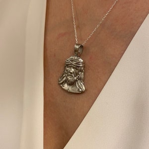 14k Gold Lord Jesus Portrait Pendant, Jesus Christ Necklace, Minimalist Christian Jewellery, Dainty, Jesus Christ Medallion, Unisex