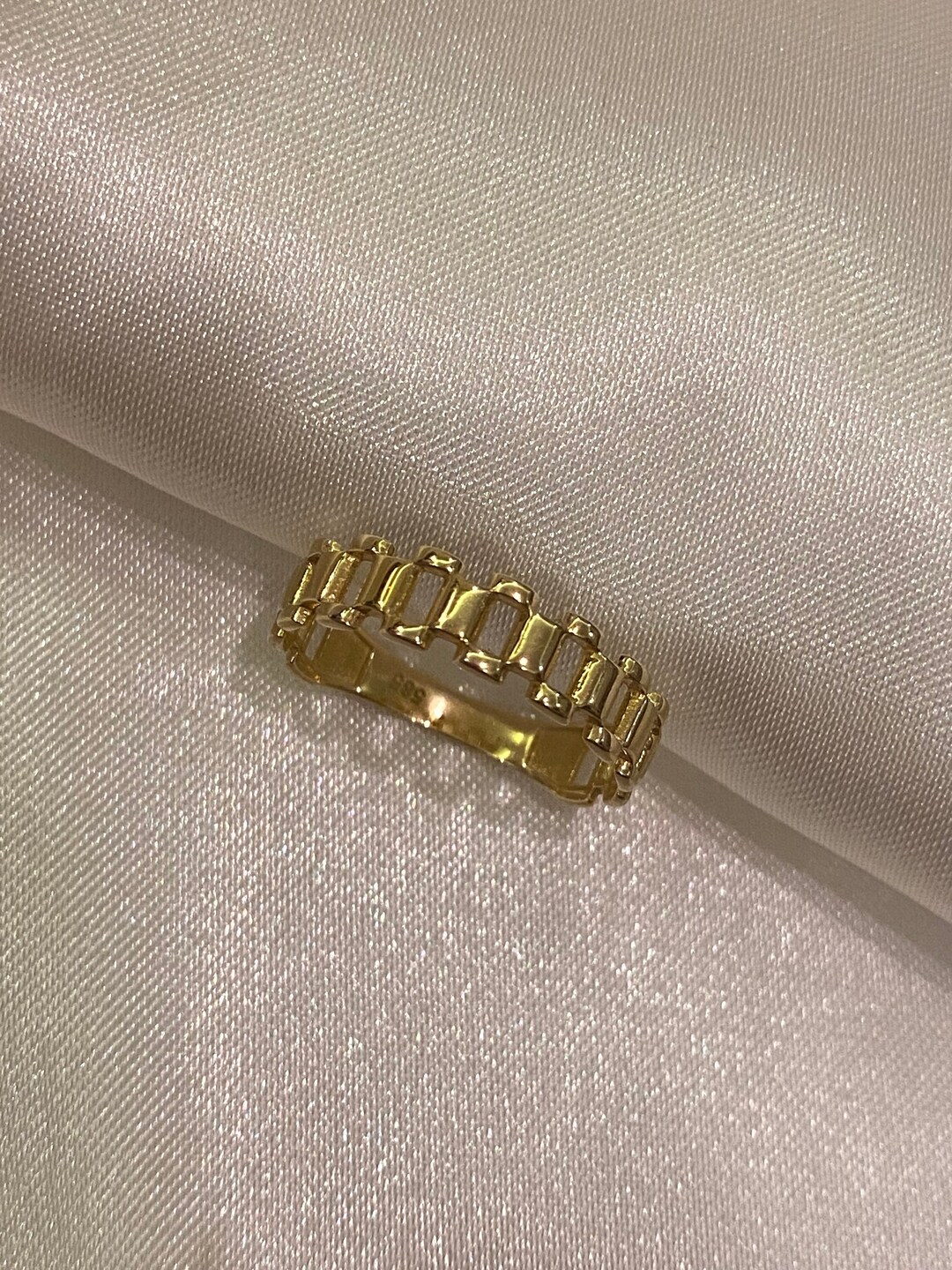 14K GOLD RING 5.06G / GOLD