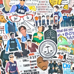 以下が含まれることがあります： キャラクター、テキスト、シンボルが描かれた、カラフルなステッカーのコレクションです。ステッカーには、FBI捜査官の画像、「baby you be」というテキスト、その他のフレーズが含まれています。ステッカーは様々なサイズと形をしています。