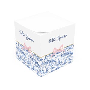 DELTA GAMMA kvinnoföreningsnotiskub | Vängåva | Grekisk liv skrivbordsdekoration | Biddagsexamenspresent till syster | Personlig kvinnoföreningspresent