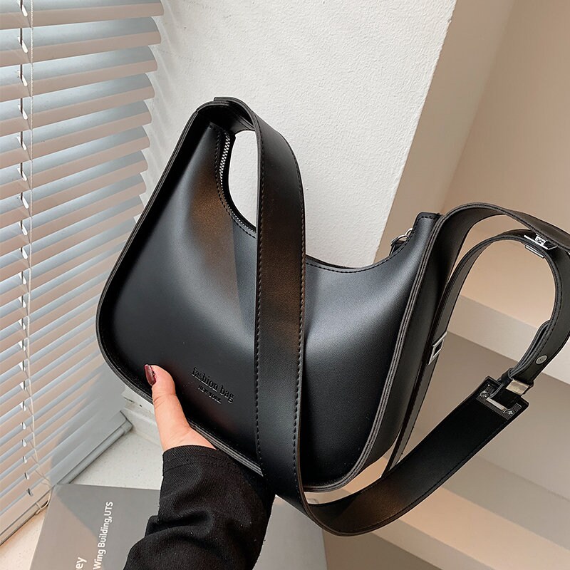 Solid Color Mini Shoulder Bag PU Versatile Crossbody Bag Magnetic Buckle  Fashionable Bucket Bag Suitable For Women's Daily Use, Leisure Shopping