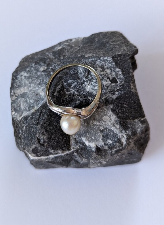 14K Solid White Gold Pearl Ring - image 6