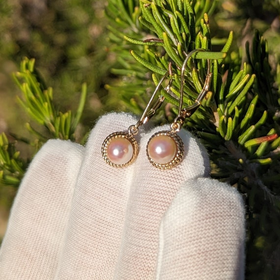 Lovely vintage natural pink pearl solid 14k yellow