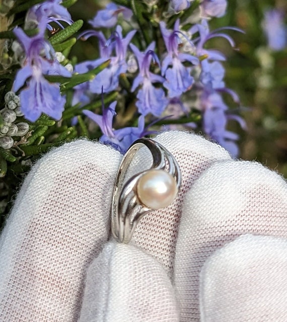 14K Solid White Gold Pearl Ring - image 1