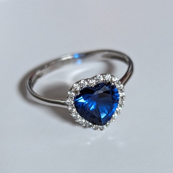 Blue Sapphire Over 1 Carats Set in 18K White Gold Ring And Diamonds Size 9.5