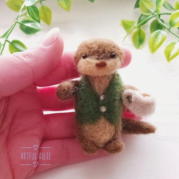 PRE ORDER needle felt OTTER wool sculpture heart, otter lover gift, miniature otter art, cottage core gift,needle felt animal, sea otter