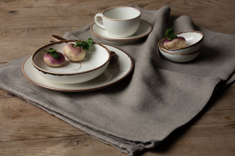 Natürliche weiche Leinen Servietten für Dinner Table. Set von 2, 4, 6, 8, 10. Bestes Einweihungsgeschenk von Pure Linen. Bild 1