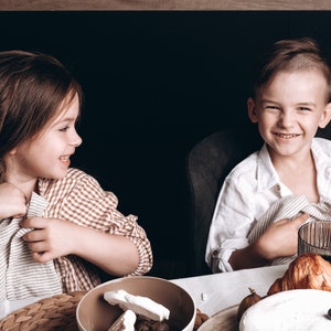 Natürliche weiche Leinen Servietten für Dinner Table. Set von 2, 4, 6, 8, 10. Bestes Einweihungsgeschenk von Pure Linen. Bild 7