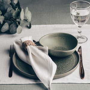 Natürliche weiche Leinen Servietten für Dinner Table. Set von 2, 4, 6, 8, 10. Bestes Einweihungsgeschenk von Pure Linen. Bild 10